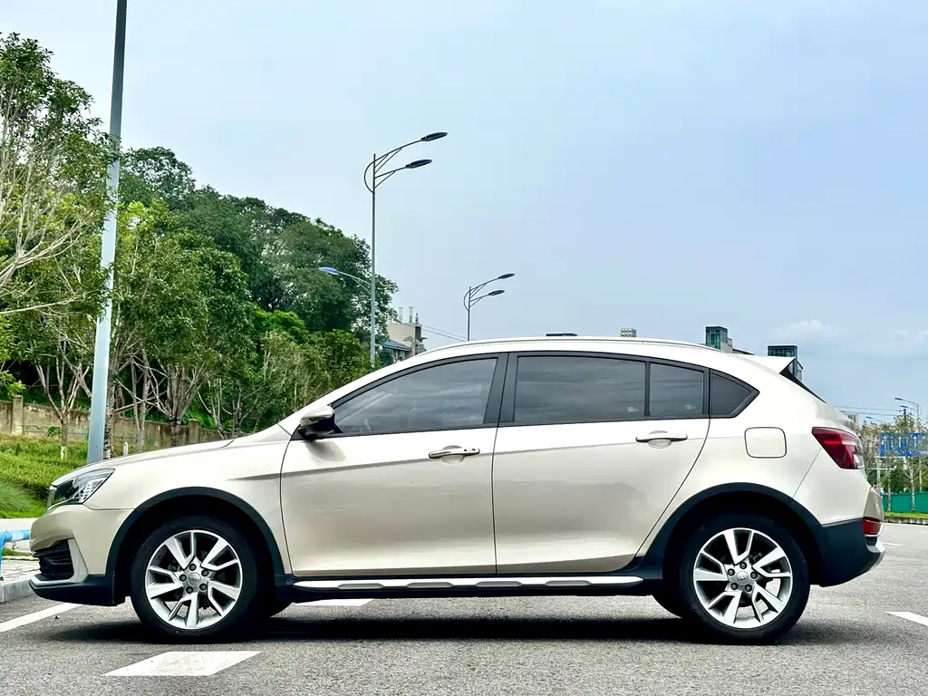 Geely Vision S1 — фото 8