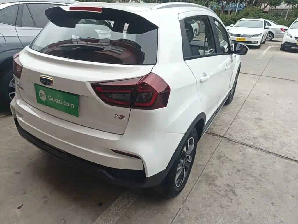 Geely Vision X3 — фото 8