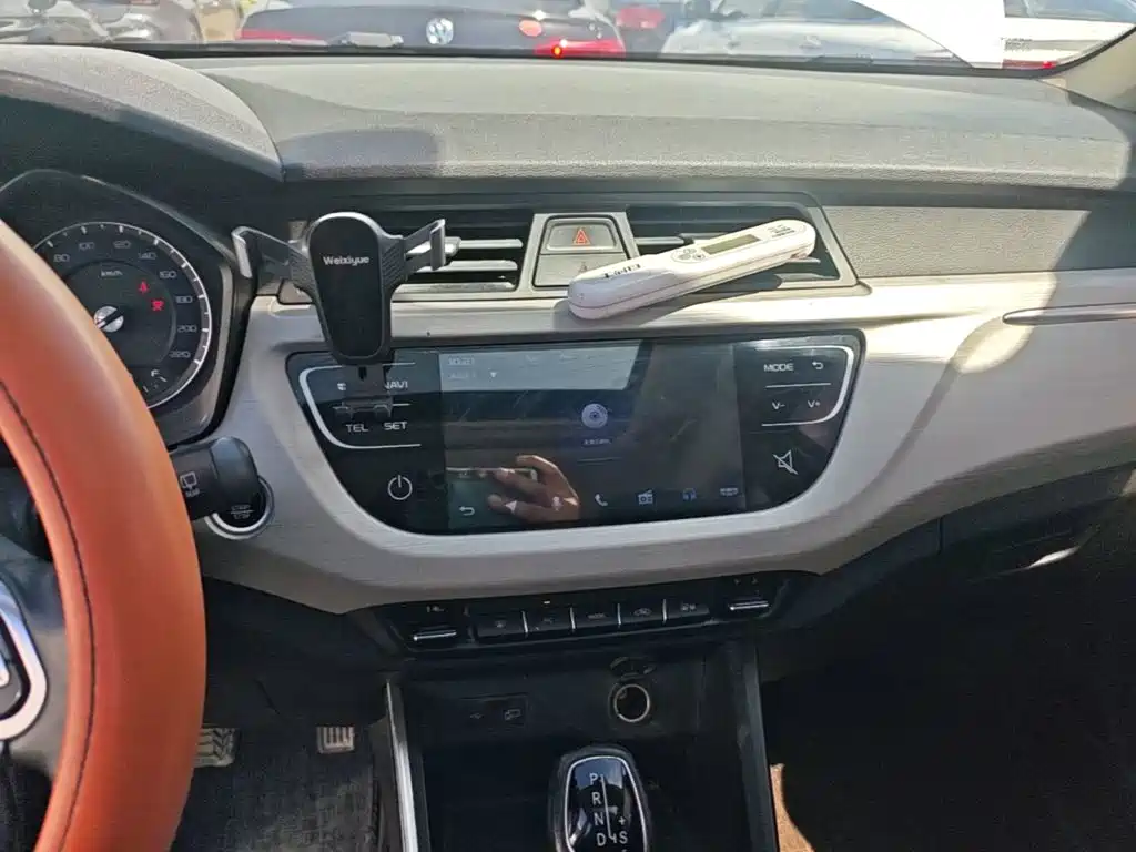 Geely Vision X3 — фото 13