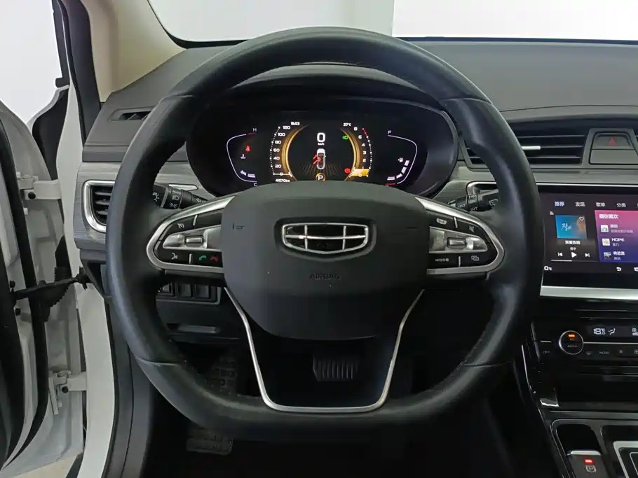 Geely Emgrand GS — фото 15