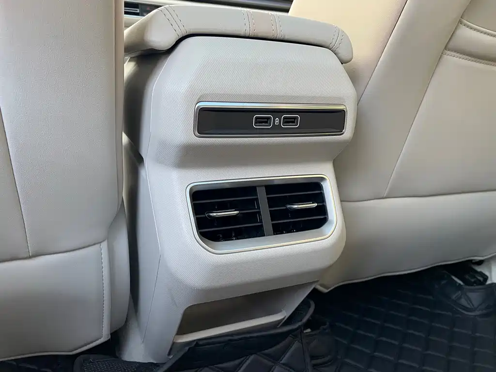 Geely Icon — фото 14