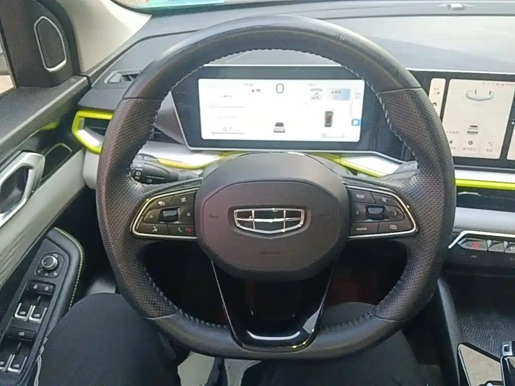 Geely Binyue — фото 11