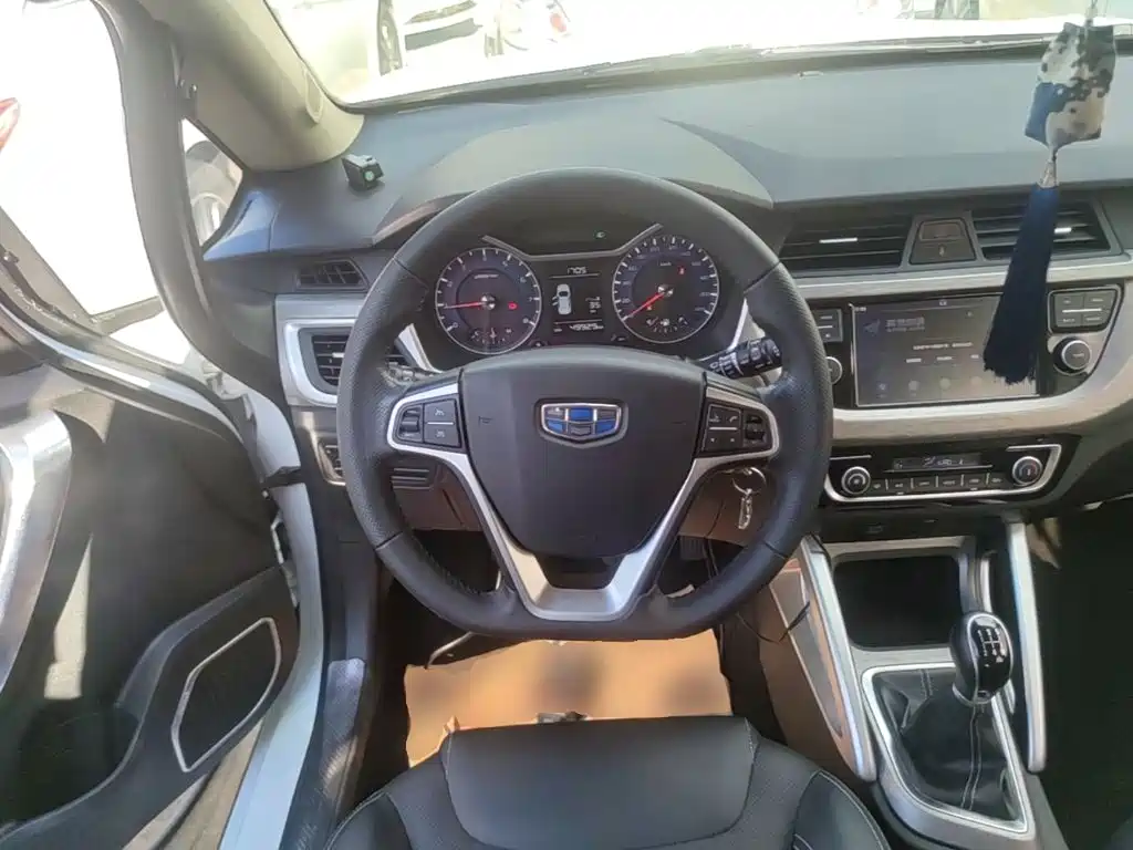 Geely Vision X3 — фото 11