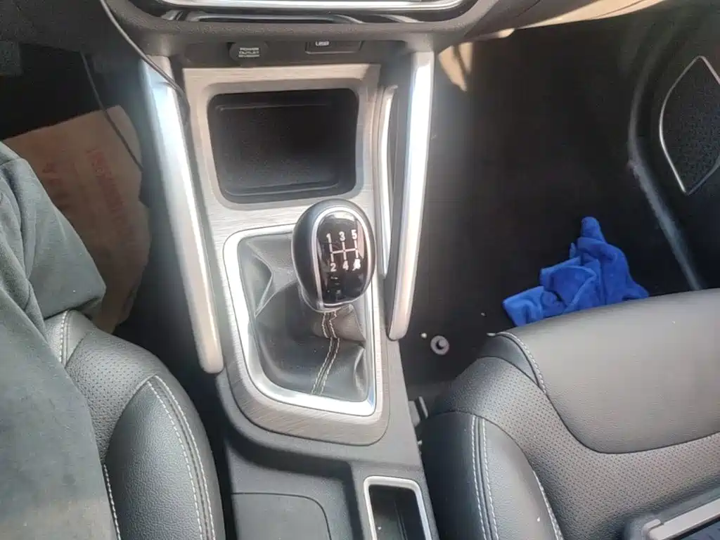 Geely Vision X3 — фото 14