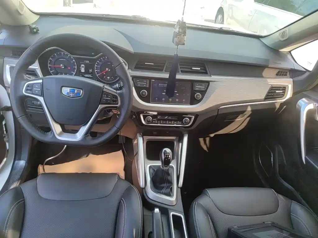 Geely Vision X3 — фото 10