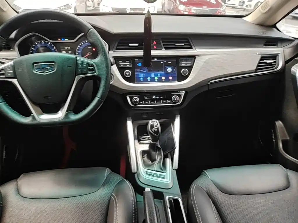 Geely Vision X3 — фото 14