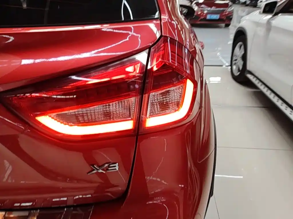 Geely Vision X3 — фото 8