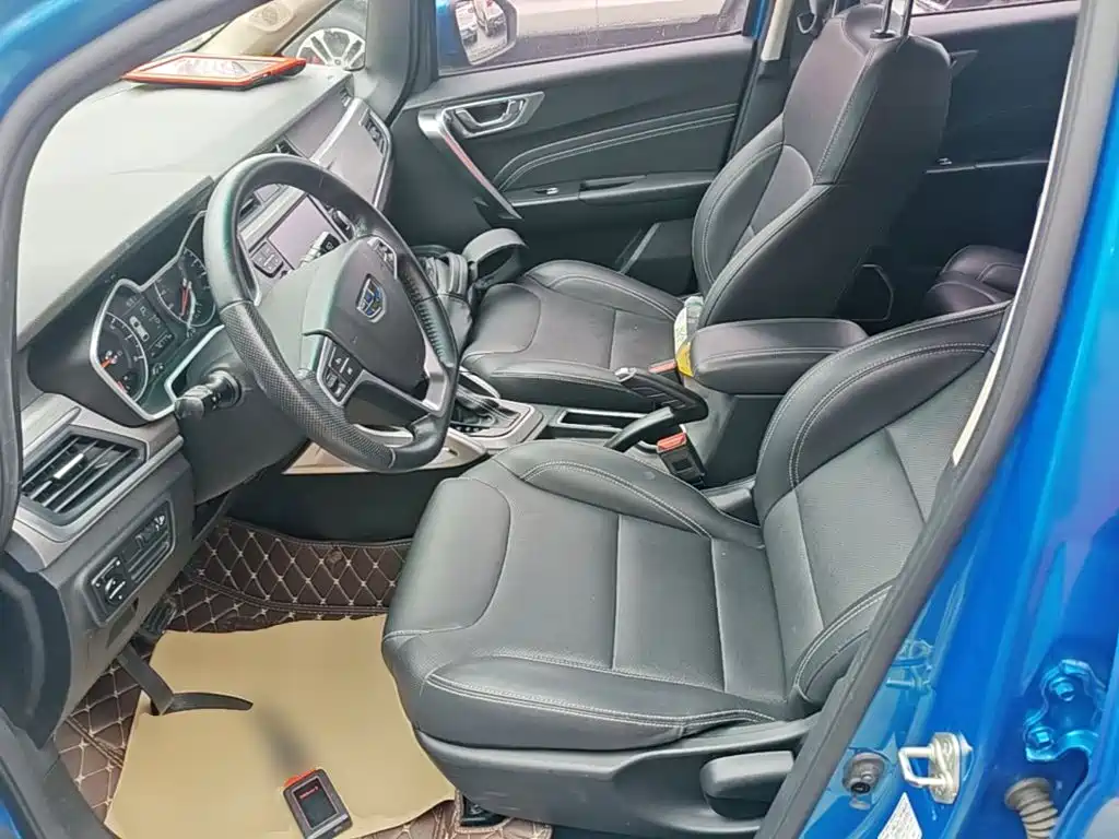 Geely Vision X3 — фото 11