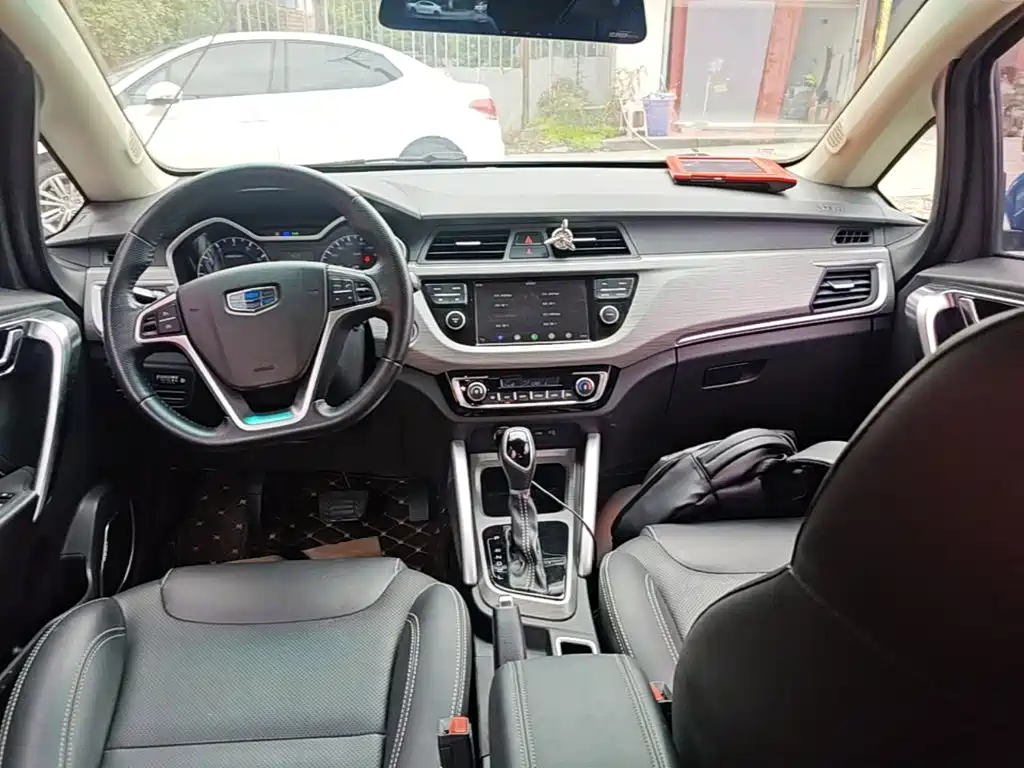 Geely Vision X3 — фото 6