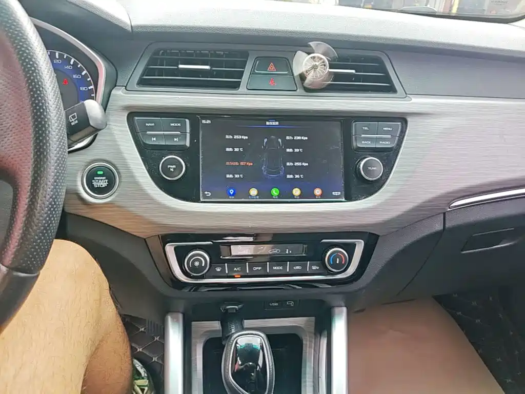 Geely Vision X3 — фото 9
