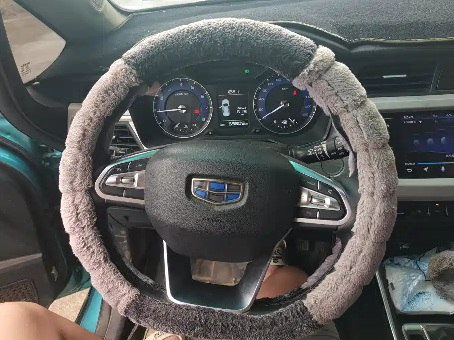 Geely Vision X3 — фото 15