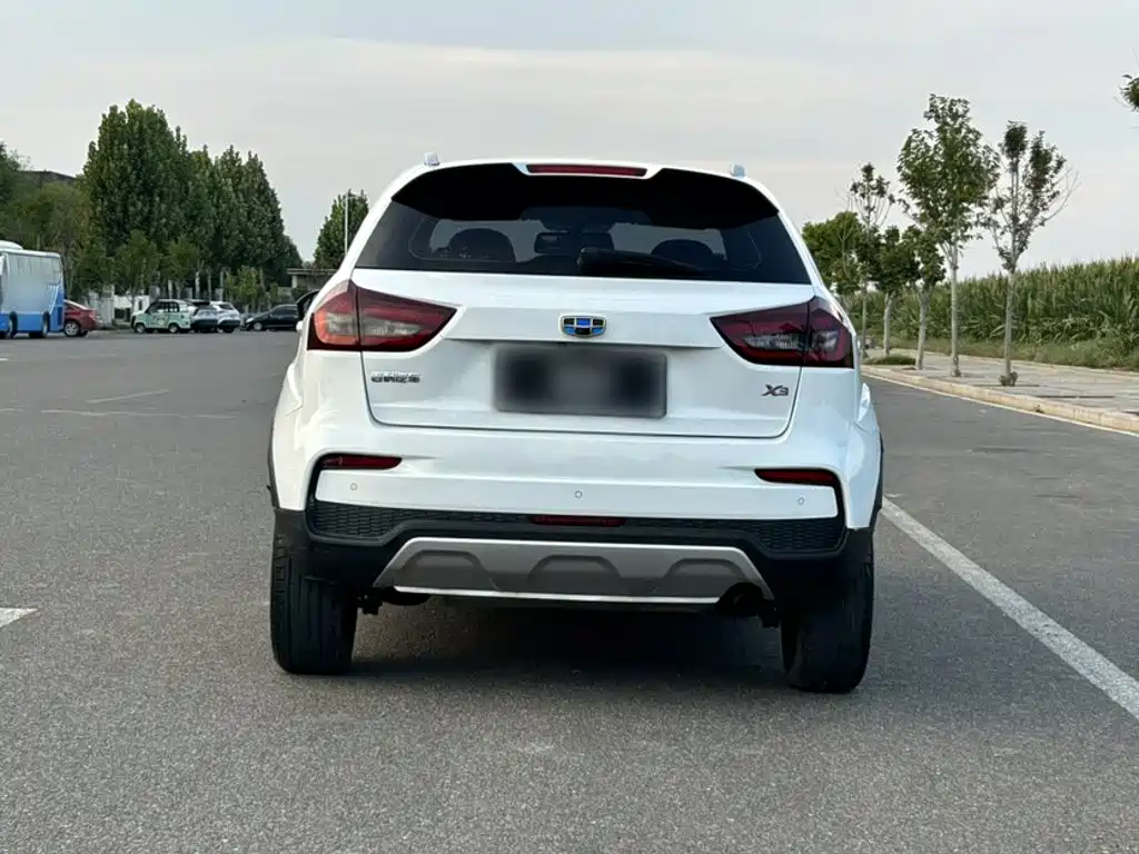 Geely Vision X3 — фото 8