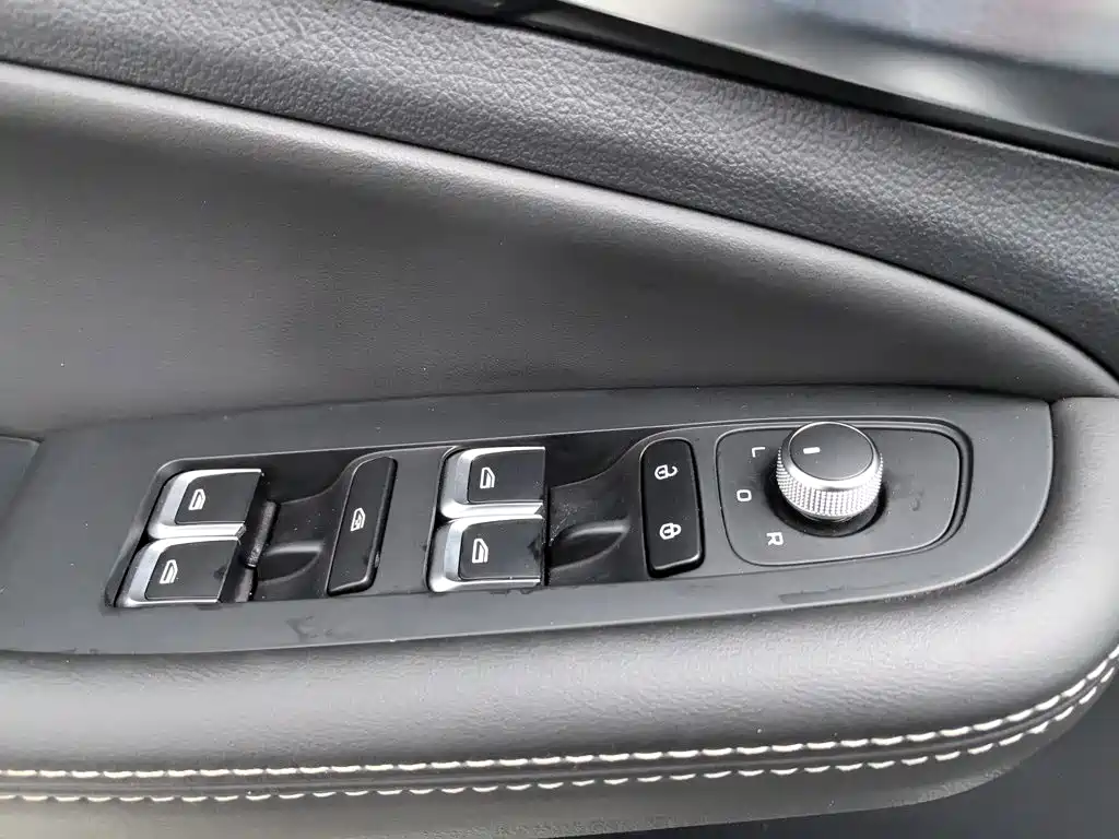 Geely Vision X6 — фото 9