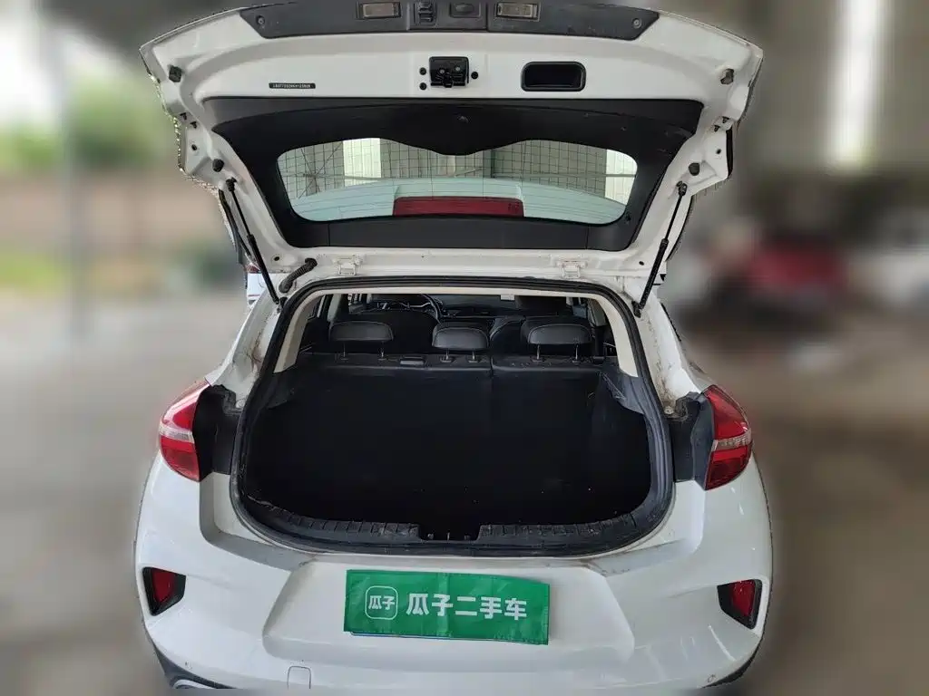 Geely Emgrand GS — фото 10