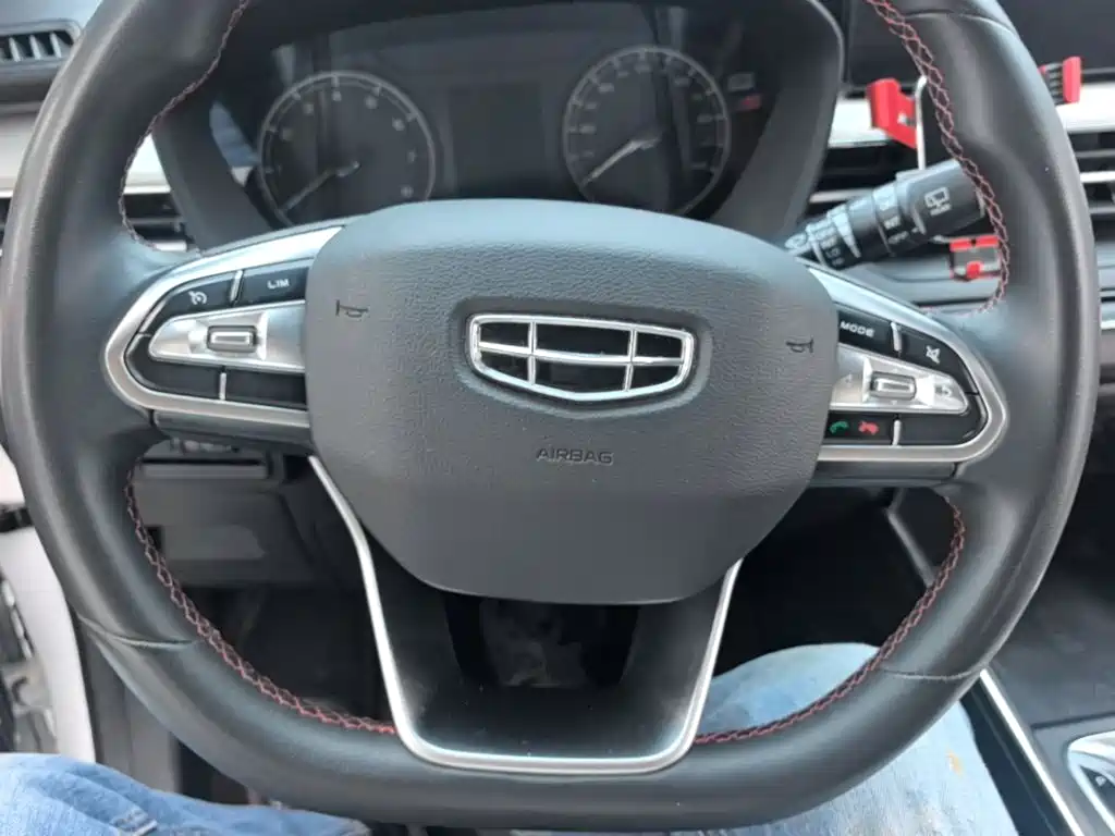 Geely Vision X3 — фото 11