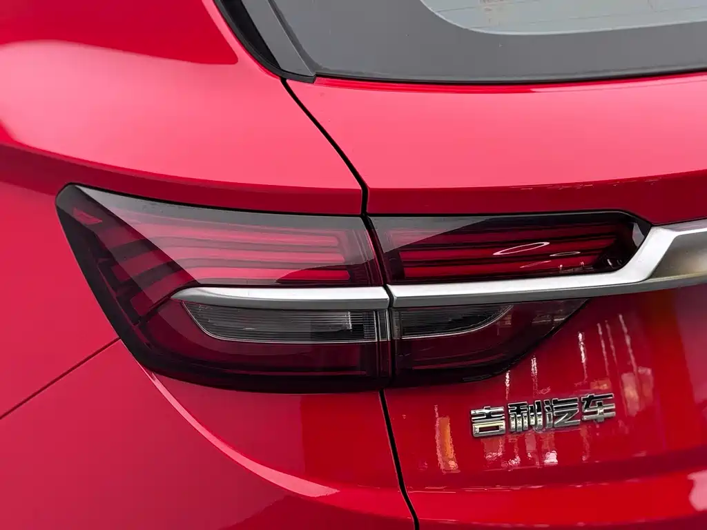 Geely Binyue — фото 15