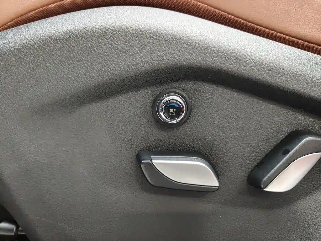 Geely Vision X6 — фото 13