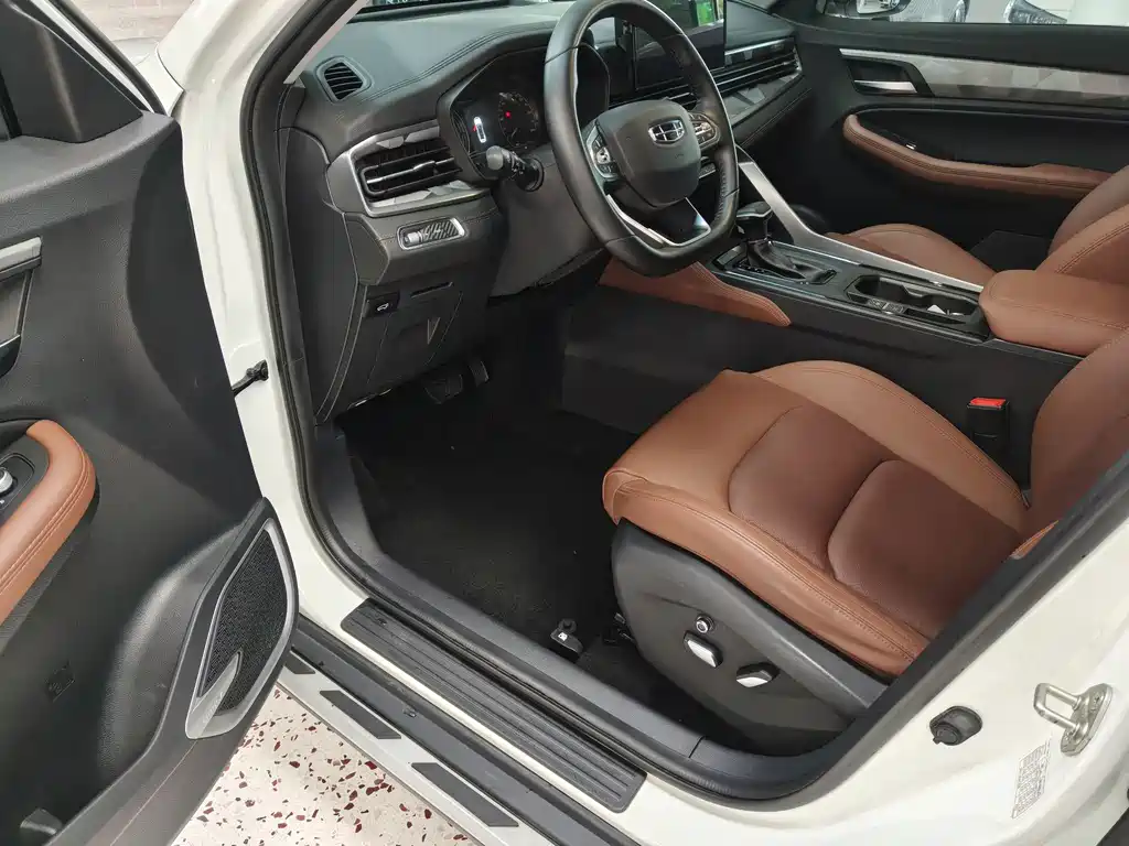 Geely Vision X6 — фото 10