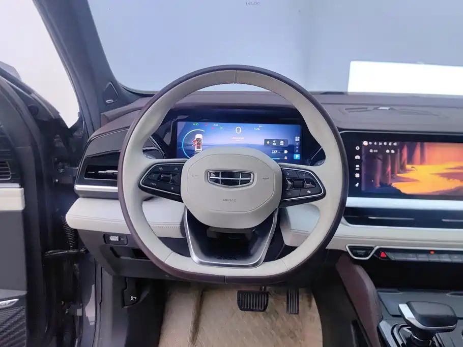 Geely Xingyue L — фото 15
