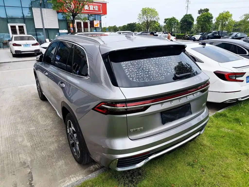 Geely Xingyue L — фото 12