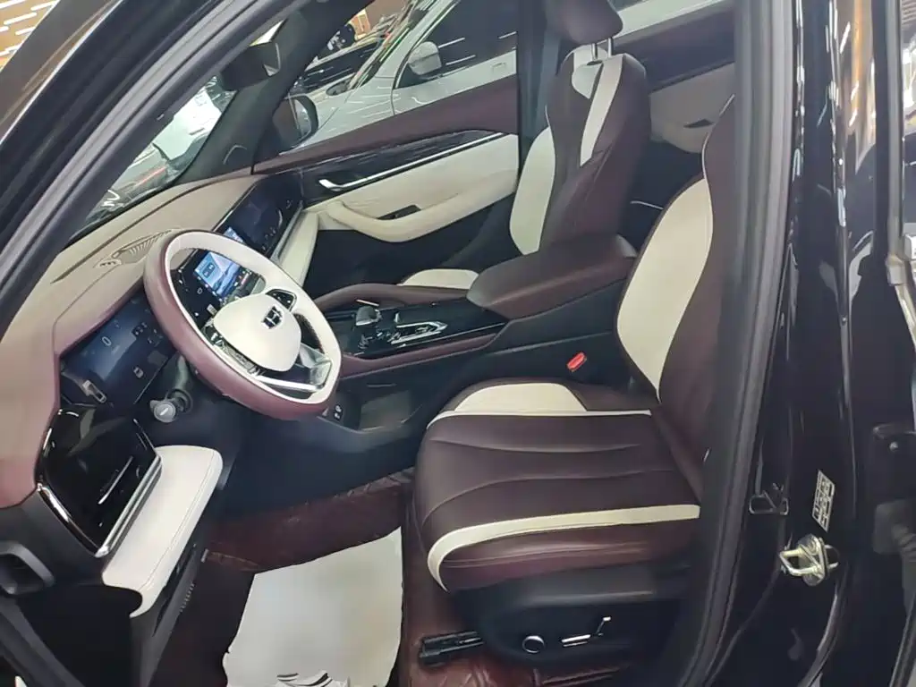 Geely Xingyue L — фото 15