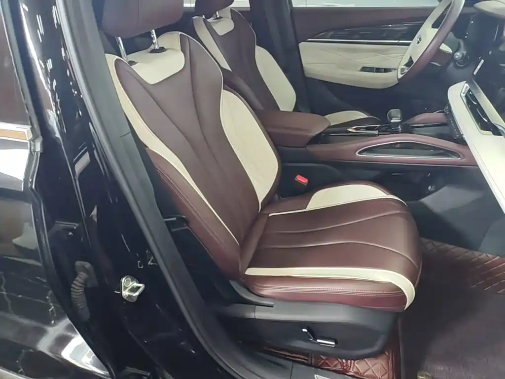 Geely Xingyue L — фото 25