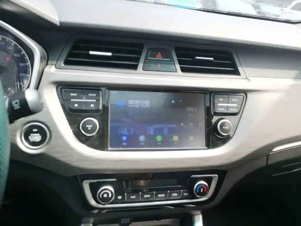 Geely Vision X3 — фото 13