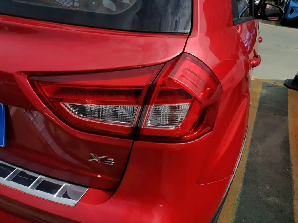 Geely Vision X3 — фото 8
