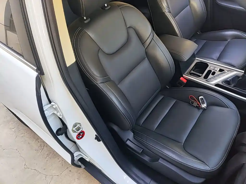 Geely Vision X6 — фото 25