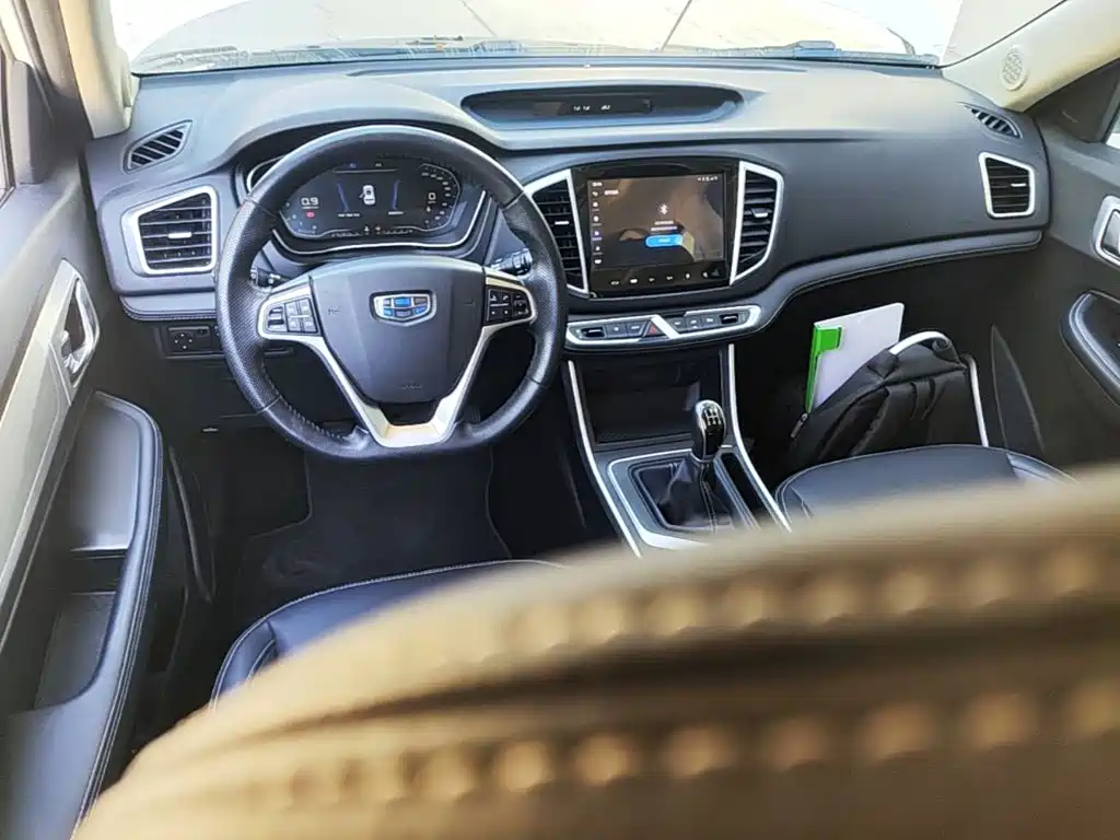 Geely Vision X6 — фото 10