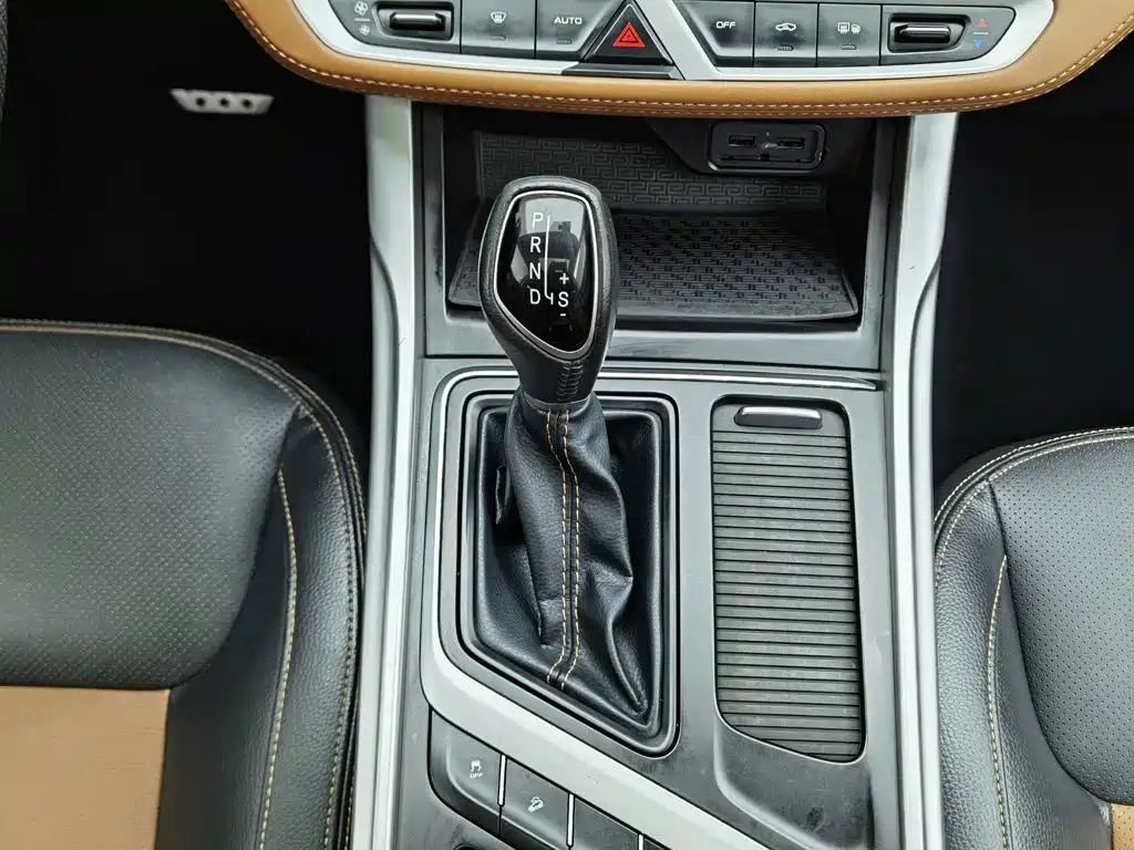 Geely Vision X6 — фото 13