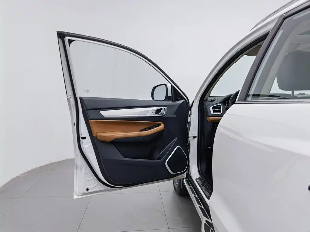 Geely Vision X6 — фото 8
