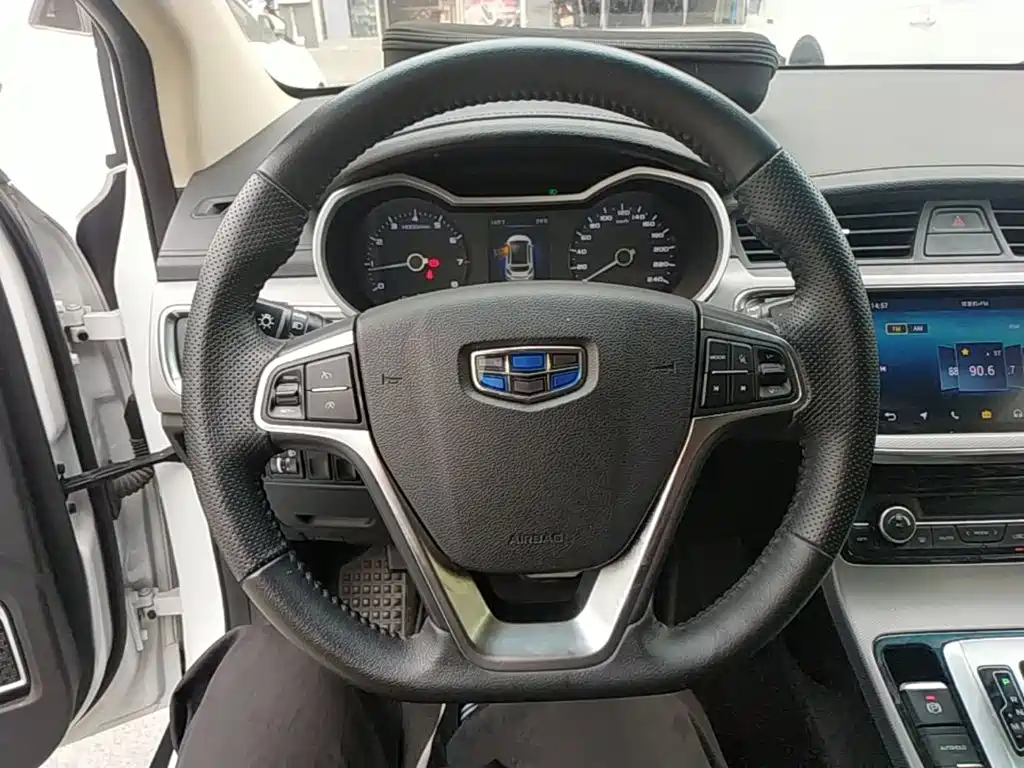 Geely Emgrand GS — фото 11