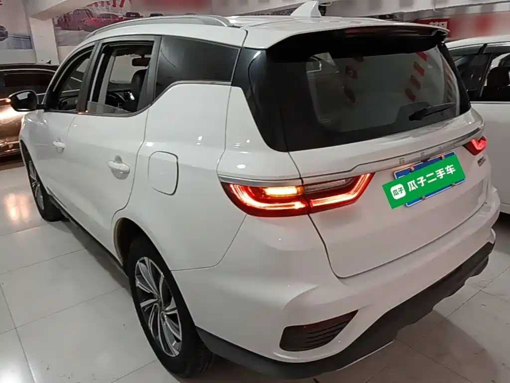 Geely Vision X6 — фото 5
