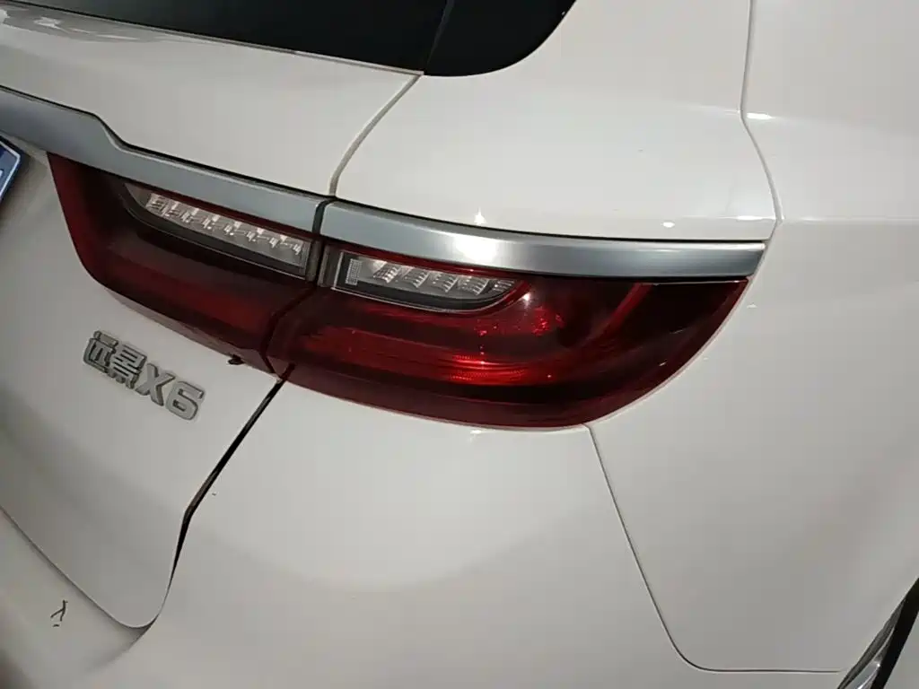 Geely Vision X6 — фото 8