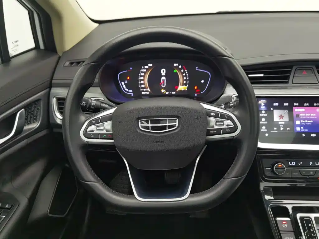 Geely Emgrand GS — фото 11