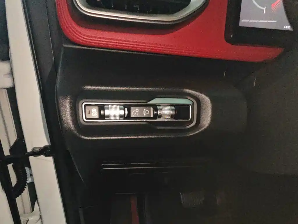 Geely Icon — фото 14
