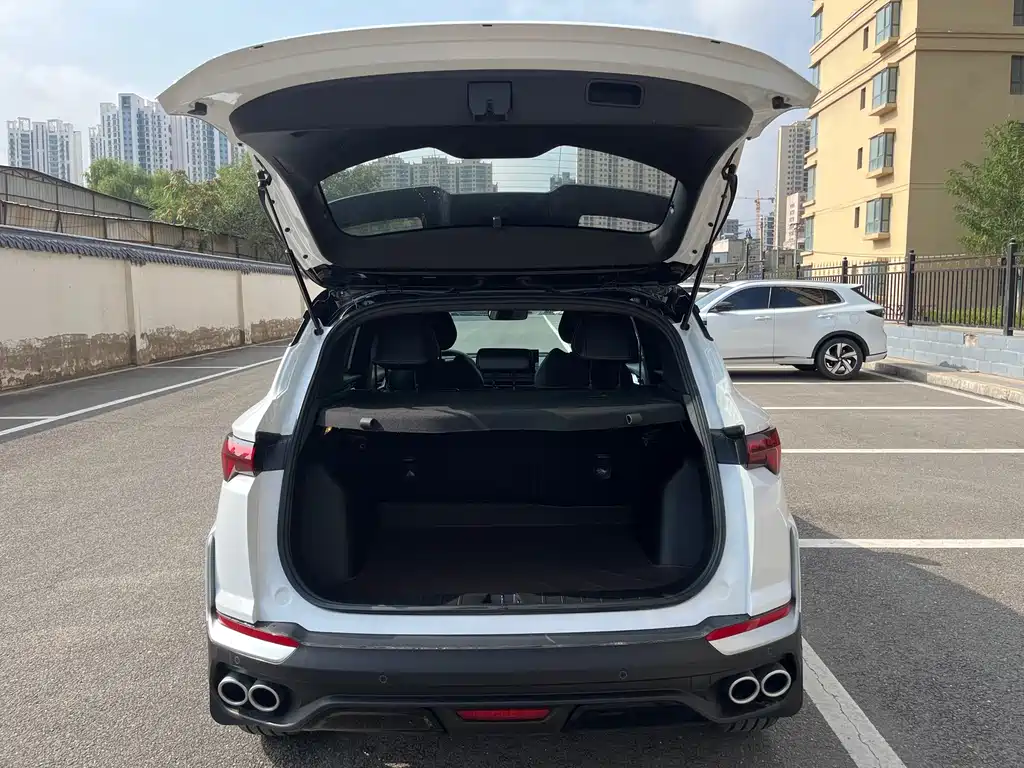 Geely Binyue — фото 15
