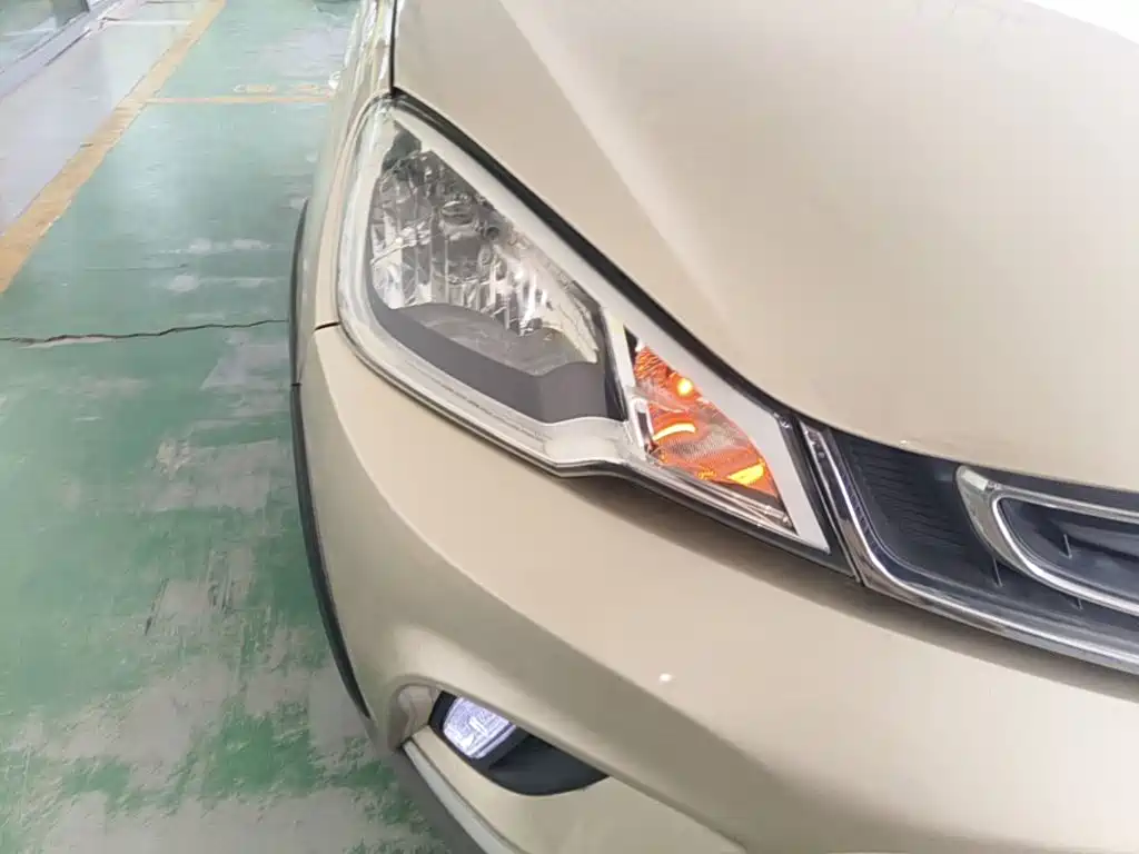 Geely Vision X1 — фото 11