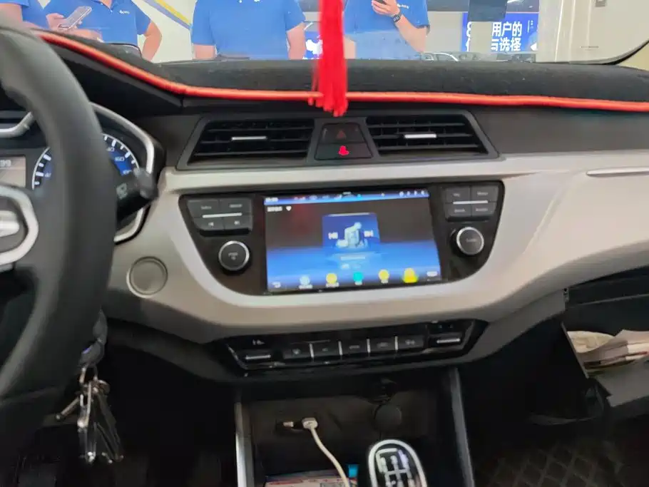 Geely Vision X3 — фото 13