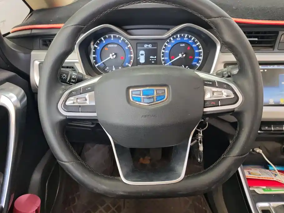 Geely Vision X3 — фото 15