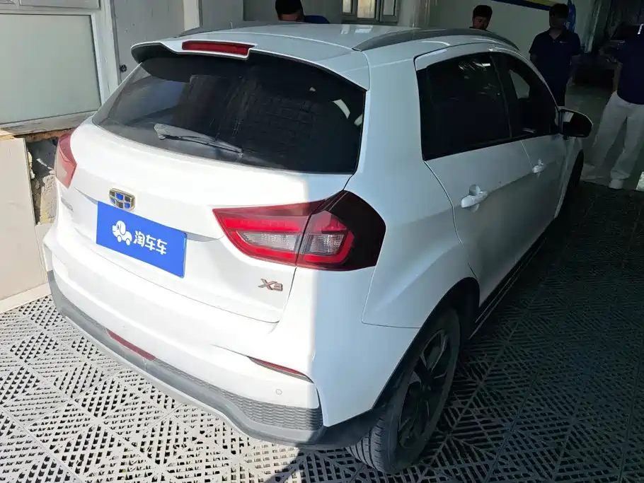 Geely Vision X3 — фото 3