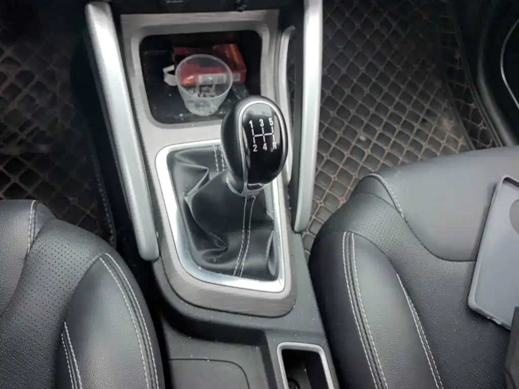Geely Vision X3 — фото 14