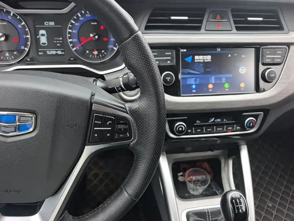 Geely Vision X3 — фото 10