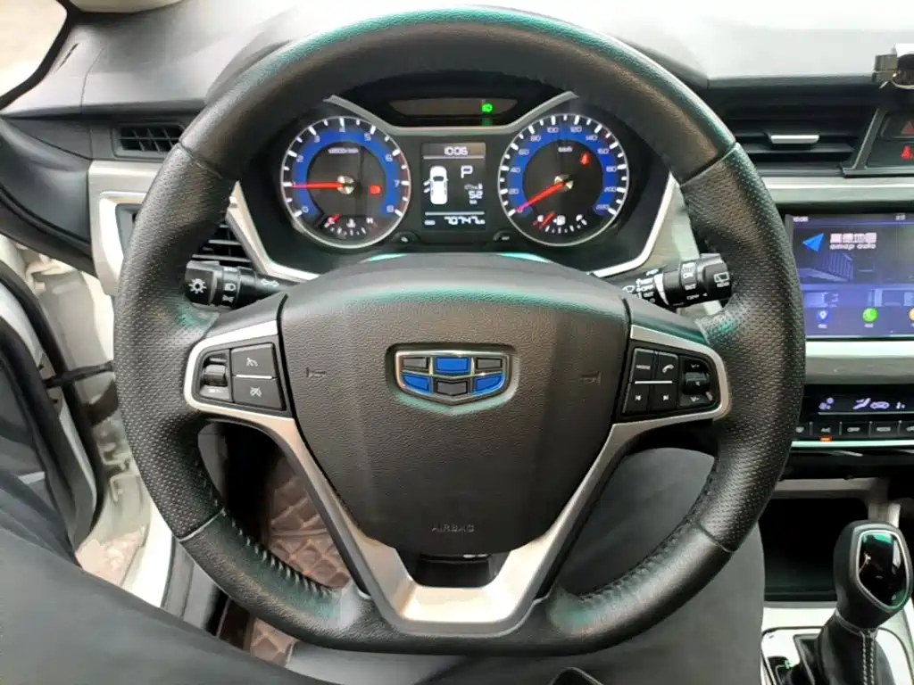 Geely Vision X3 — фото 11
