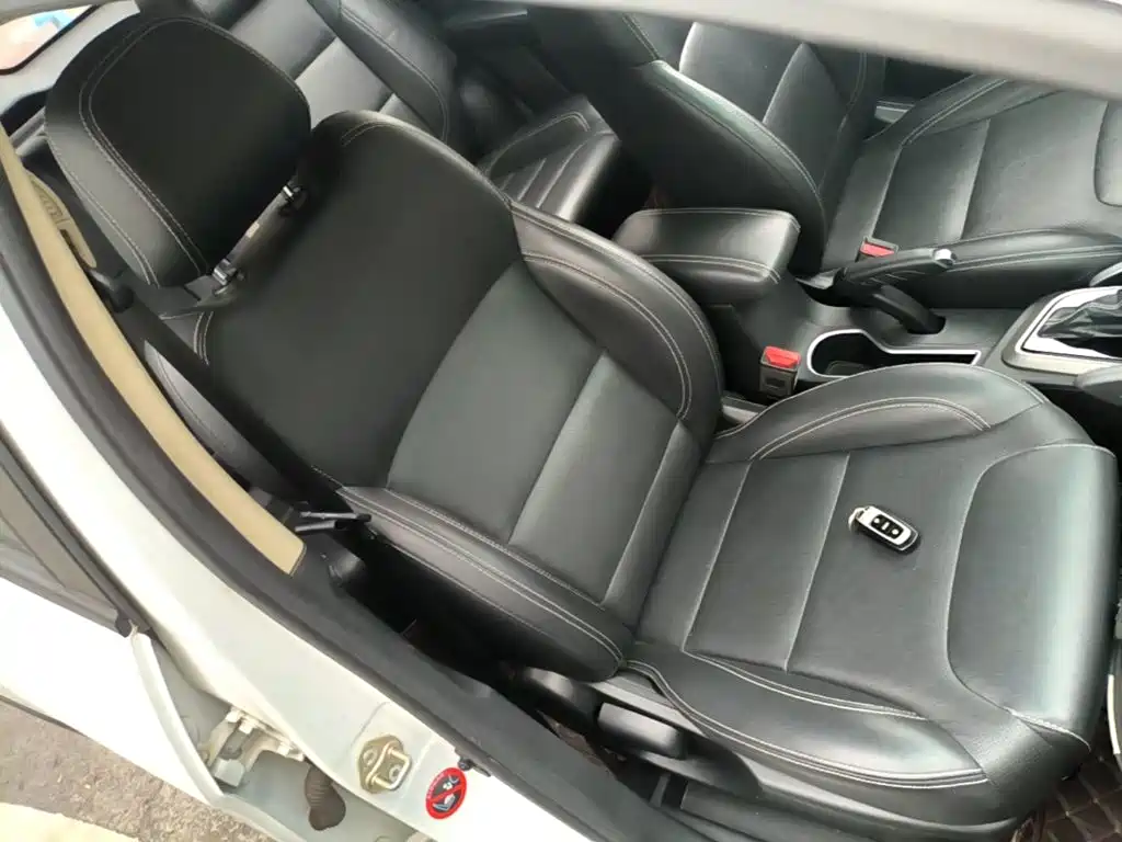 Geely Vision X3 — фото 25