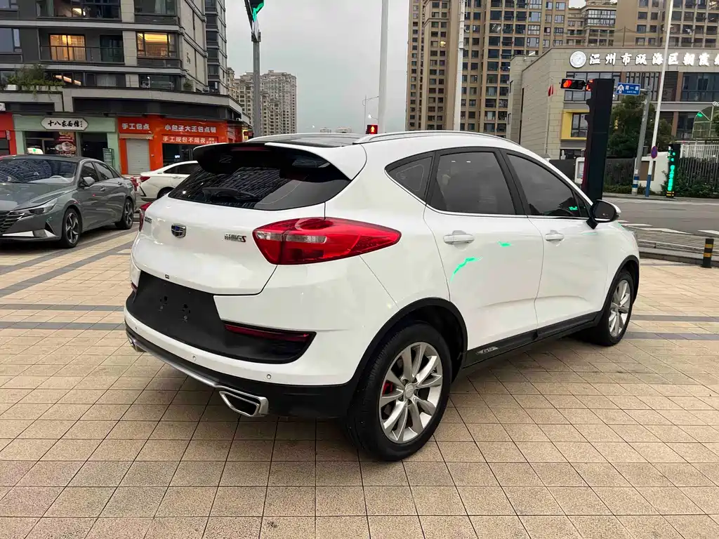 Geely Emgrand GS — фото 16