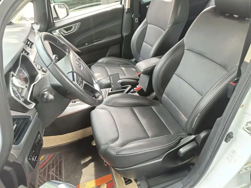 Geely Vision X3 — фото 11