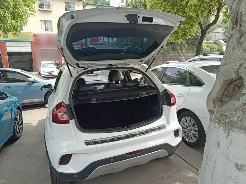Geely Vision X3 — фото 15