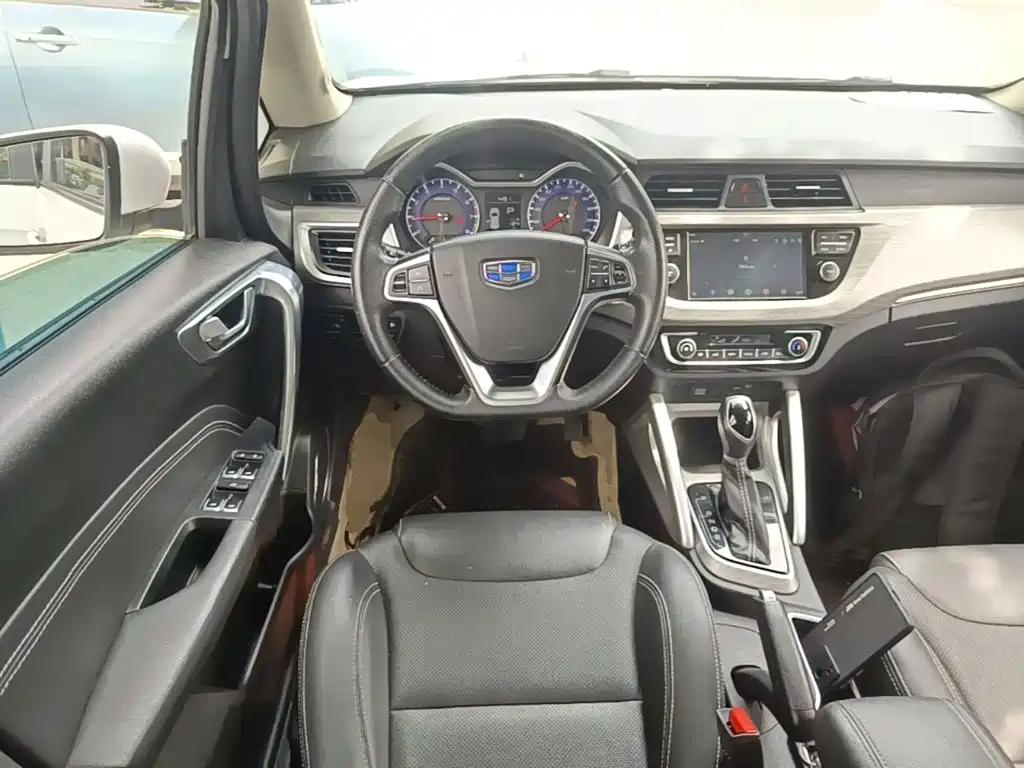 Geely Vision X3 — фото 7